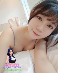 娜娜 156 42 D 22歲  新光三越售貨員    長相特別清純的可愛妹妹