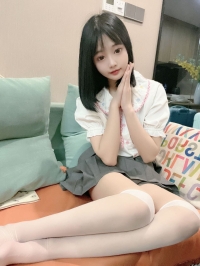 台北幼齒在校學生：小甜芯 155.B.40.18歲 甜美 膚白 活潑可愛 因為經濟短缺所以下海兼